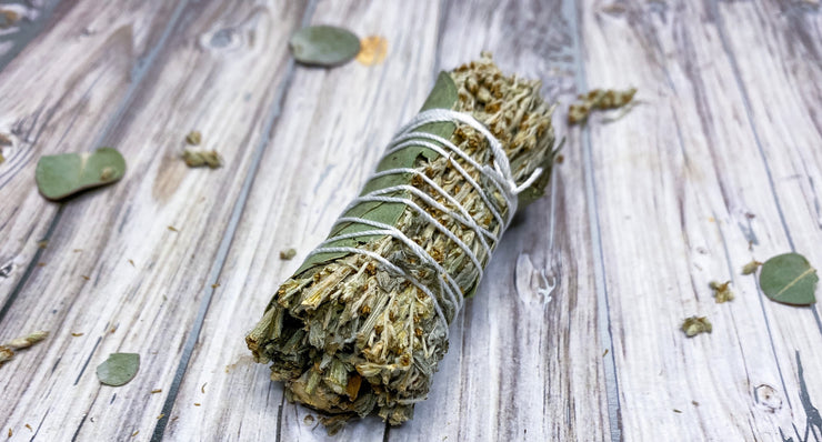 (BLACK SAGE) Mini Mugwort and Eucalyptus Single Bundle - The Honey Throne